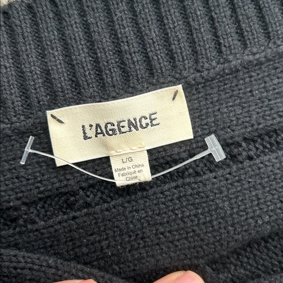 L'AGENCE Zoey Cable Knit Merino Wool one shoulder black sweater size Large - Picture 2 of 10